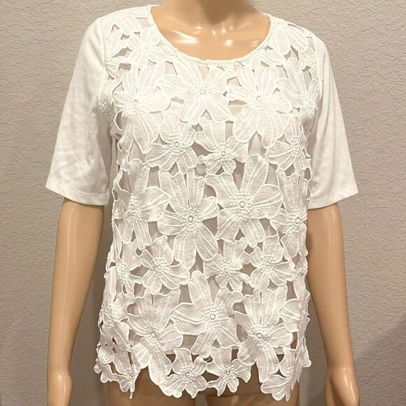 Sunday in Brooklyn (Anthropologie) embroidered flower design top - Picture 1 of 2